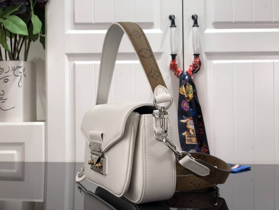 Louis Vuitton Swing Handbag White M20393 Replica Shoulder Bag - DEEPREPS