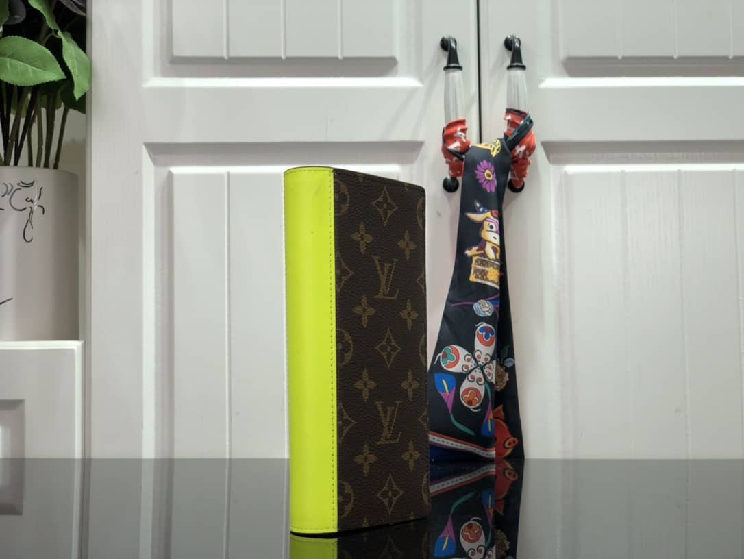 Louis Vuitton Monogram Long Leather Brazza Wallet Replica Yellow M80790 - DEEPREPS