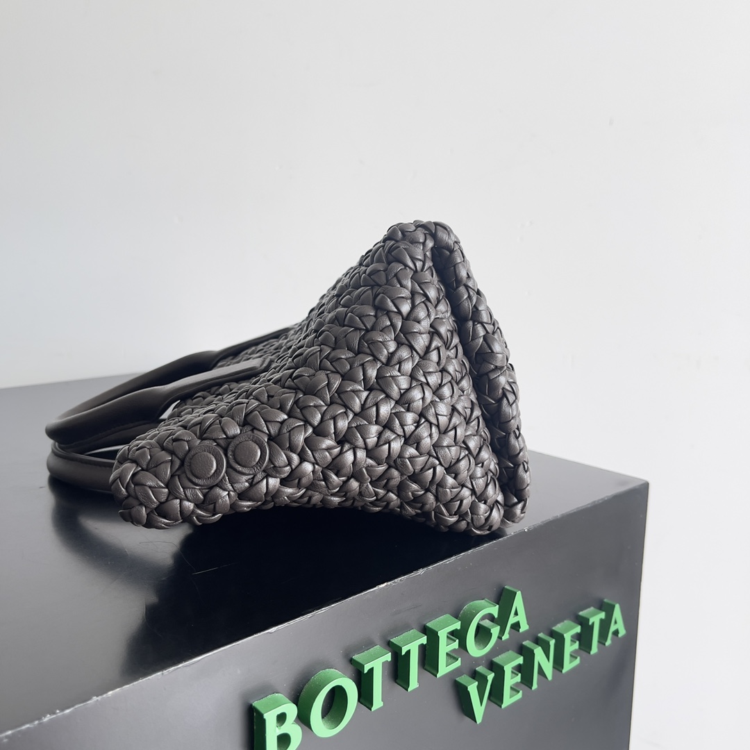 Bottega Veneta Woman - DEEPREPS