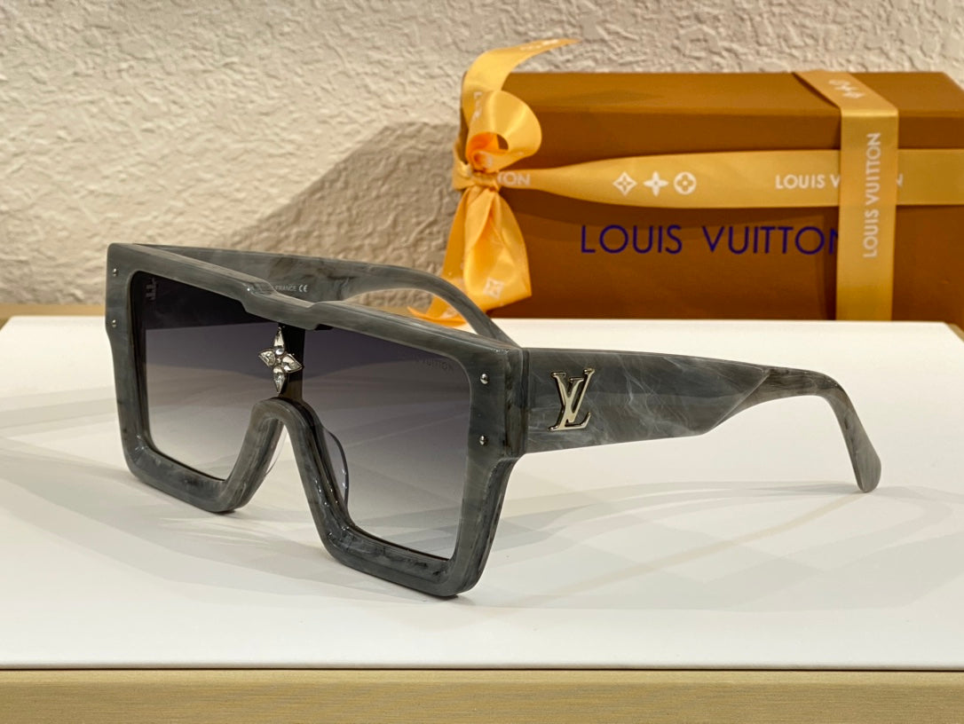 Louis Vuitton Sunglasses - DEEPREPS