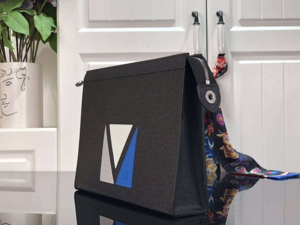 Louis Vuitton Taiga Pochette Voyage Black M59147 Replica - DEEPREPS