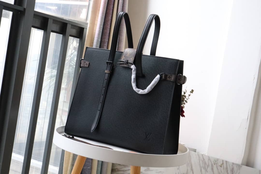 Louis Vuitton Retro Wearable Mens Shopping Bag Replica M30725 - DEEPREPS