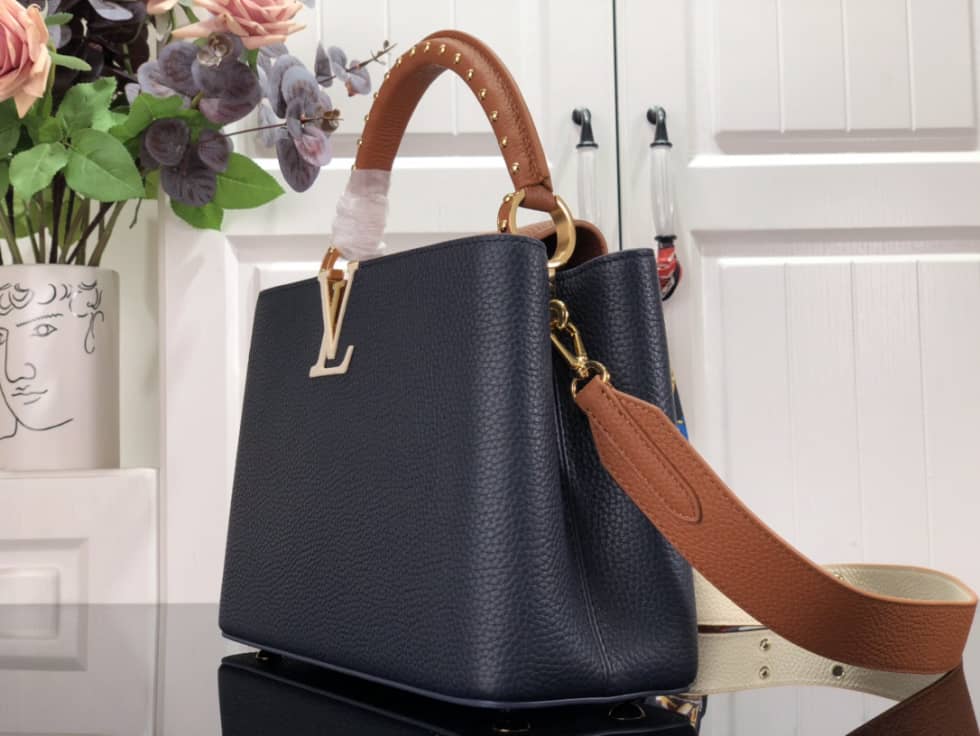 Louis Vuitton Capucines MM M58578 Replica Shoulder Bag - DEEPREPS