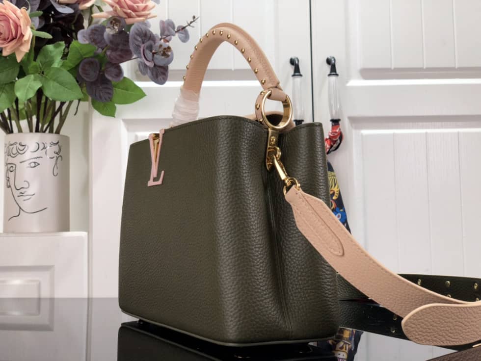 Louis Vuitton Capucines MM M58578 Replica Shoulder Bag - DEEPREPS