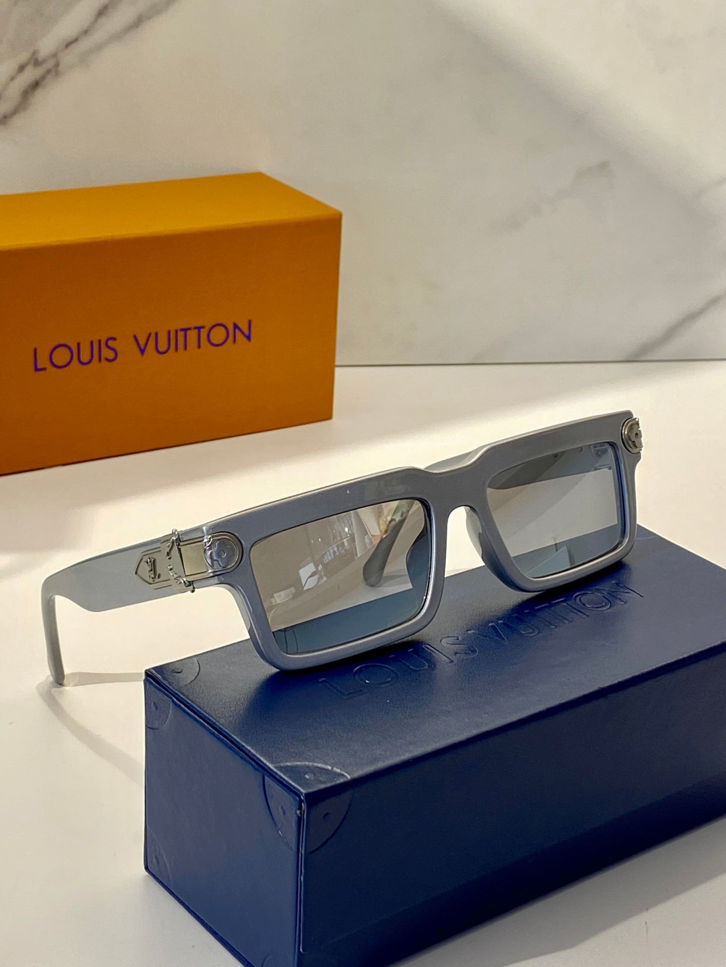 Louis Vuitton Sunglasses - DEEPREPS