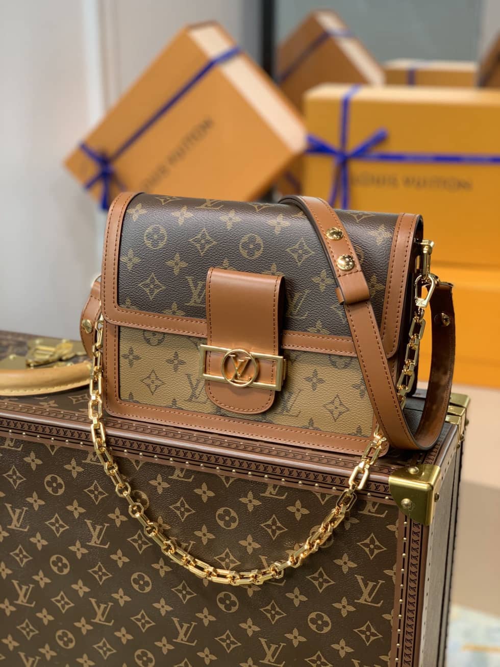 Louis Vuitton Monogram Dauphine MM M44391 Replica Crossbody Bag - DEEPREPS