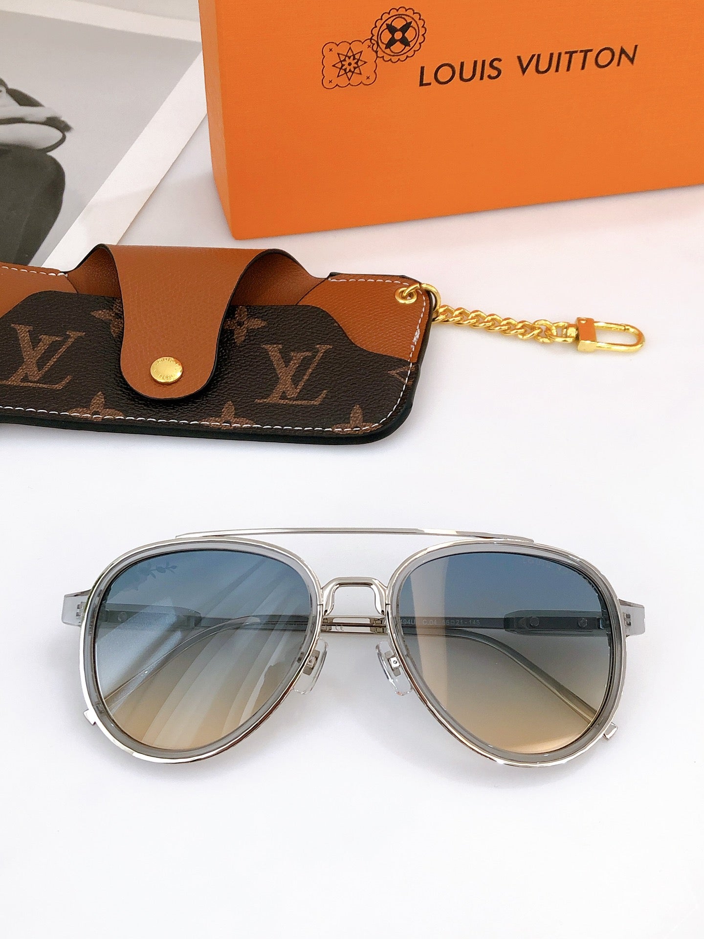 Louis Vuitton Sunglasses - DEEPREPS