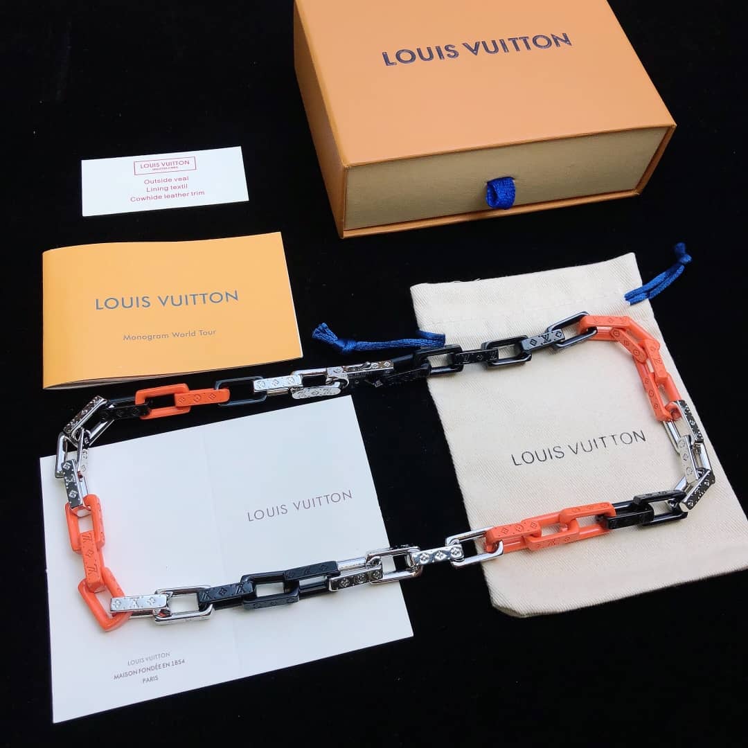 Fake Louis vuitton Logo Necklace - DEEPREPS
