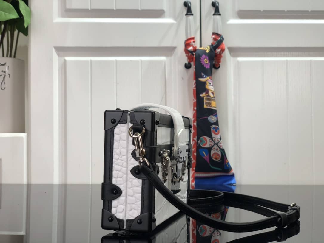 Louis Vuitton Petite Malle Brilliant Alligator Leather Replica Handbag White N93817 - DEEPREPS