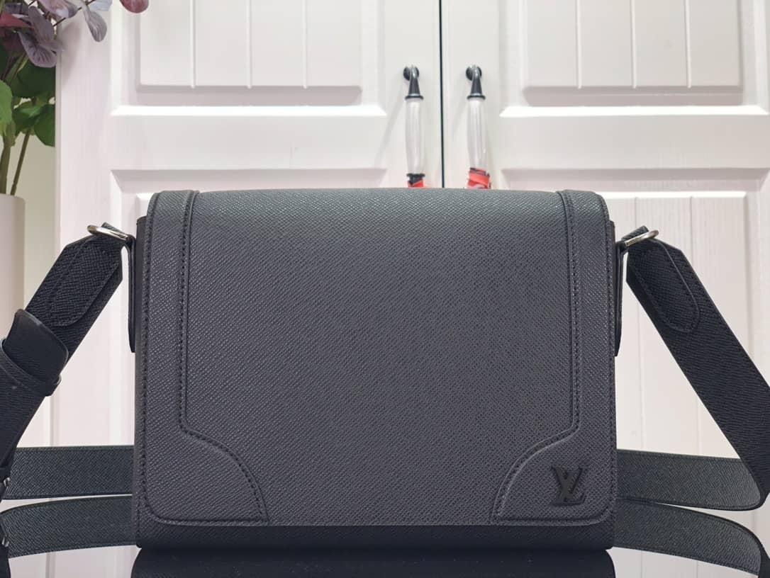 Louis Vuitton New Flap Taiga Cowhide Leather Replica Messenger Bag M30807 - DEEPREPS