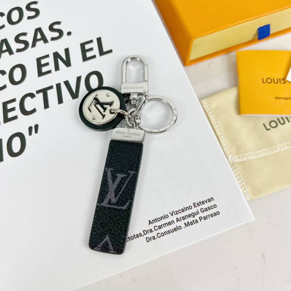 Fake Louis Vuitton Logo Key Chain - DEEPREPS