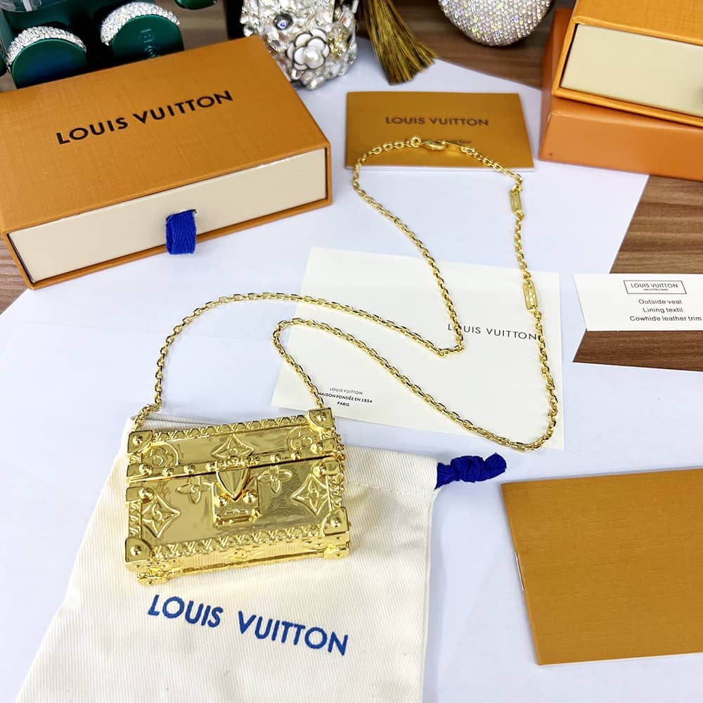 Louis vuitton Necklace For Sale - DEEPREPS