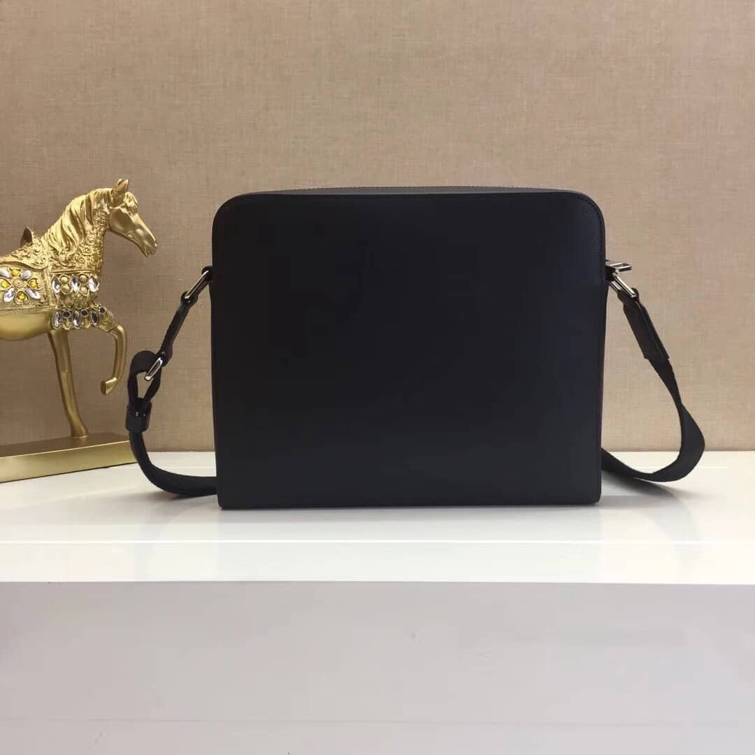 Louis Vuitton Taiga Anton Messenger MM Mens Shoulder Bag Replica M33429 - DEEPREPS