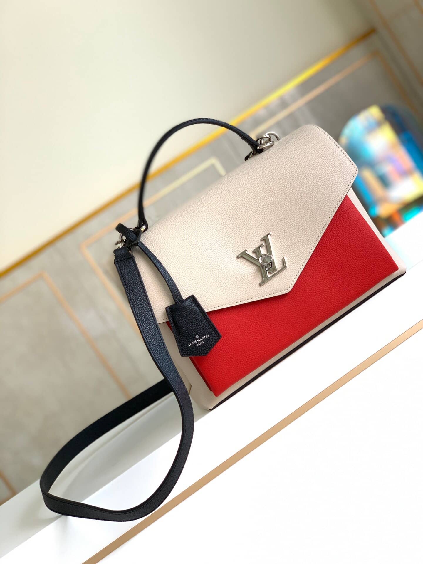Louis Vuitton Quartz Kabuki My Lockme Bag Replica M53891 - DEEPREPS
