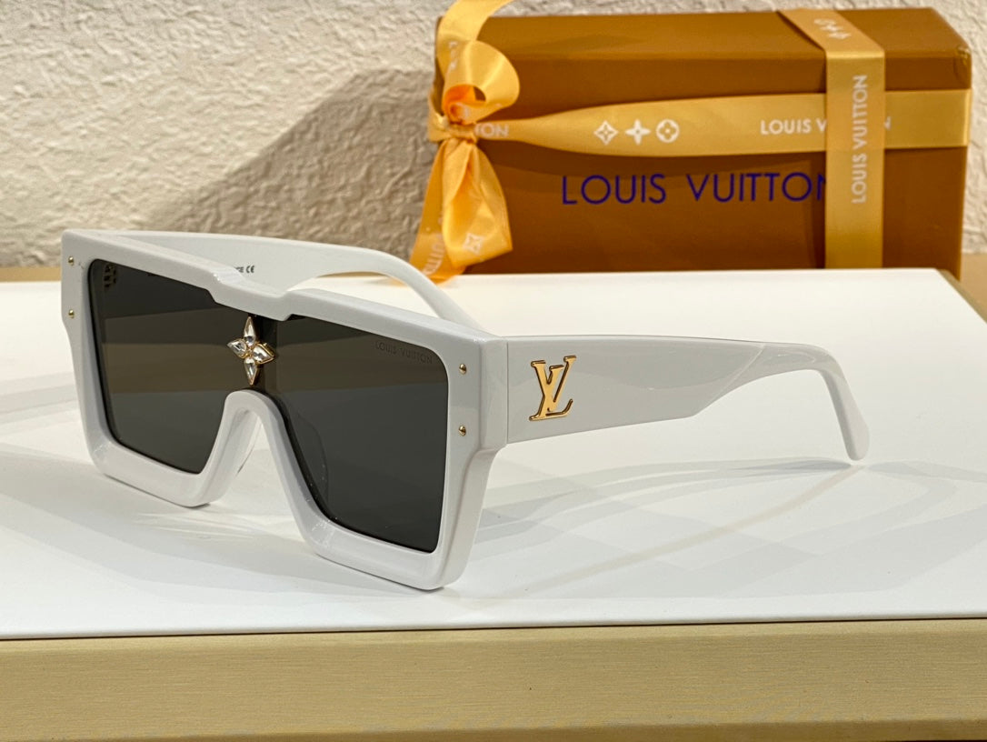 Louis Vuitton Sunglasses - DEEPREPS