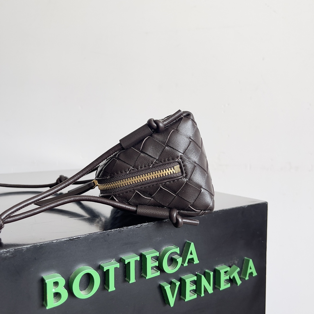 Bottega Veneta Woman - DEEPREPS