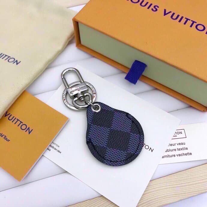 Fake Louis Vuitton Logo Key Chain - DEEPREPS