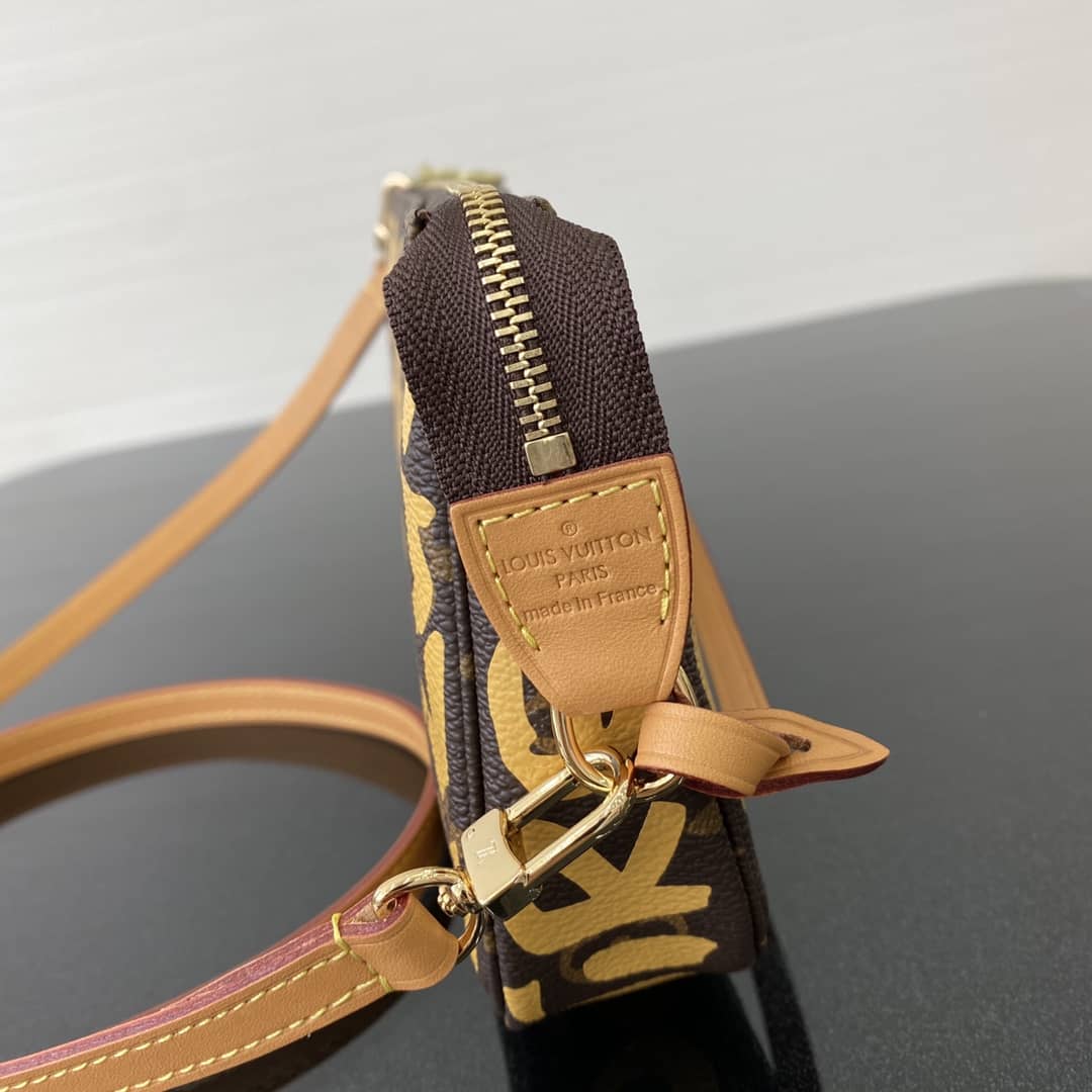 Louis Vuitton Pochette Dupe 2001 Pochette Accessories Graffiti Monogram Bag M51980 - DEEPREPS