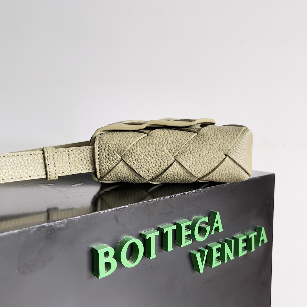 Bottega Veneta Woman - DEEPREPS
