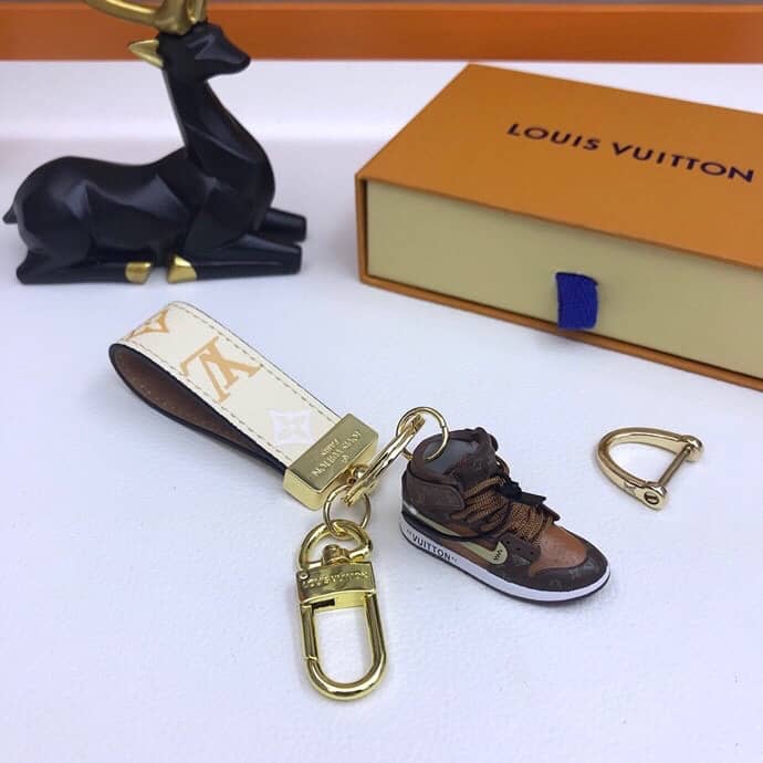 7 Star Louis Vuitton Key Chain - DEEPREPS