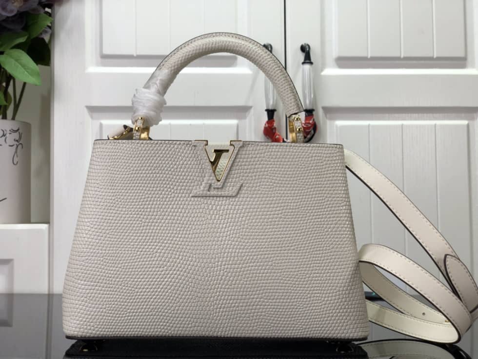 Louis Vuitton Capucines BB Collection N98093 Replica Shoulder Bag - DEEPREPS