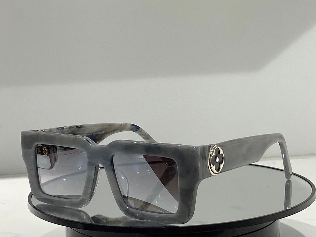 Louis Vuitton Sunglasses - DEEPREPS