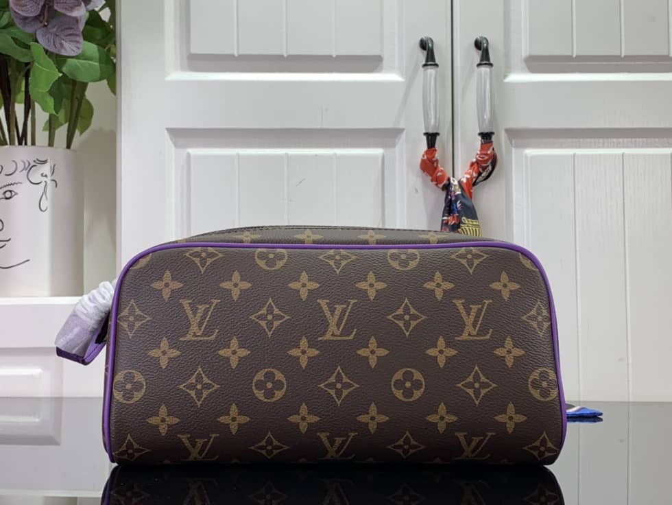 Louis Vuitton Dopp Kit Monogram Canvas Toilet Pouch M46253 Replica - DEEPREPS