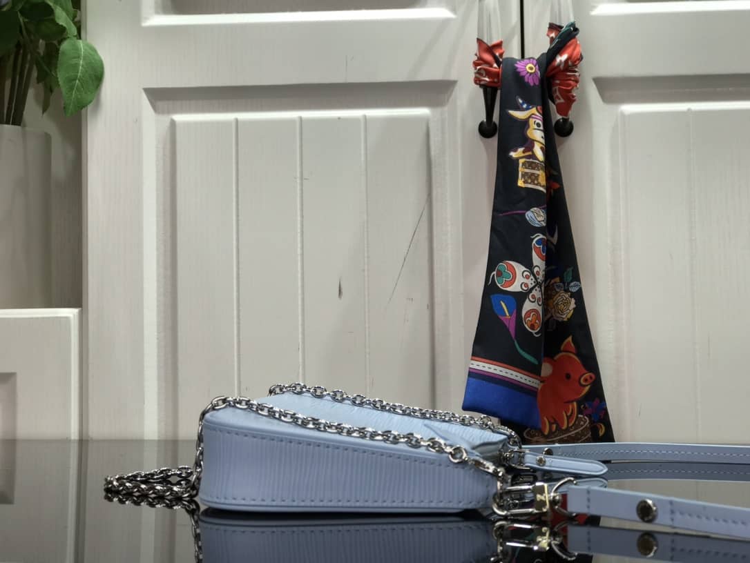 Louis Vuitton Epi Easy Pouch On Strap Replica Bag Blue M80471 - DEEPREPS