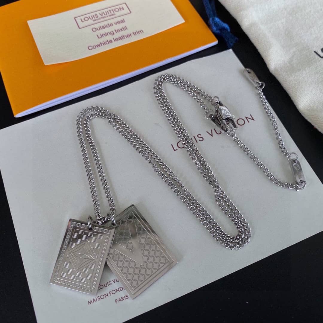 Fake Louis vuitton Logo Necklace - DEEPREPS