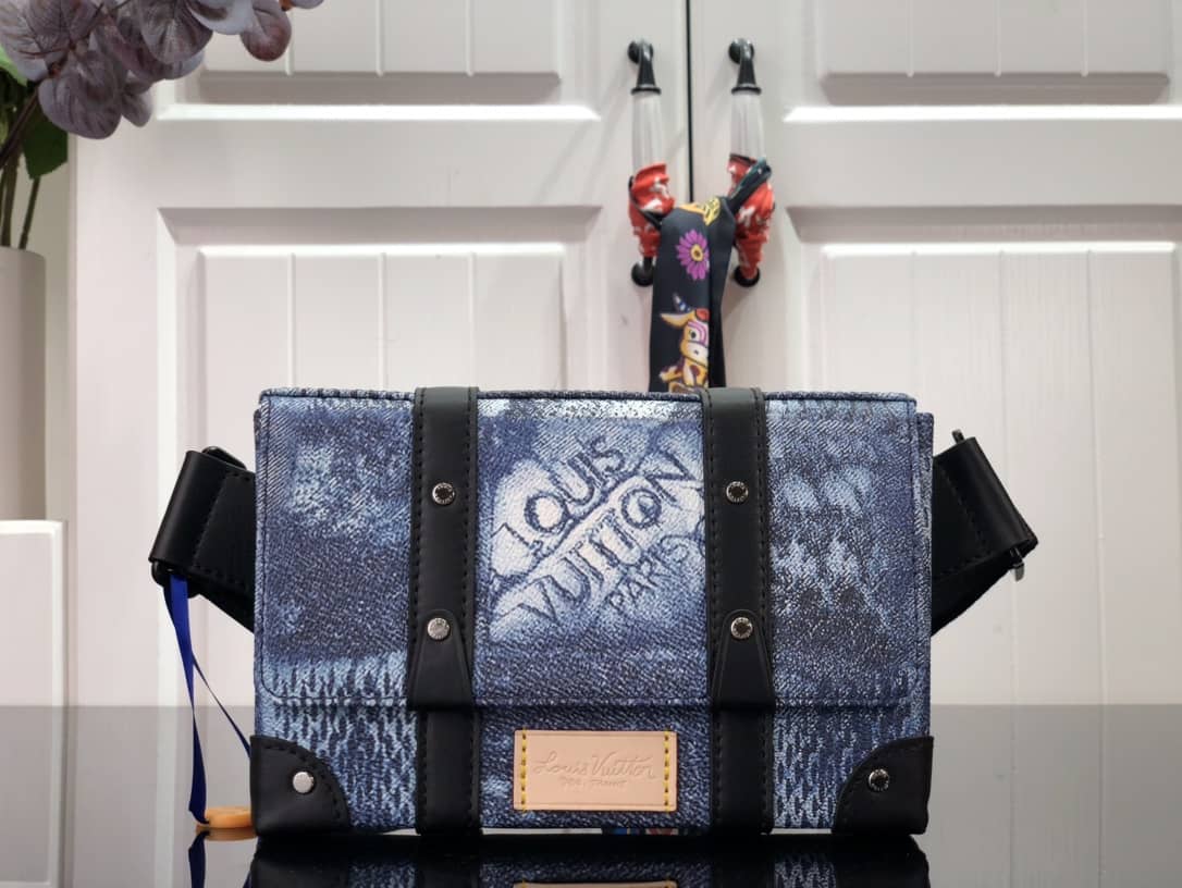 Louis Vuitton Damier Salt Canvas Replica Trunk Slingbag N50061 - DEEPREPS