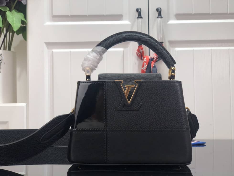 Louis Vuitton Capucines BB M59269 Replica Shoulder Bag - DEEPREPS