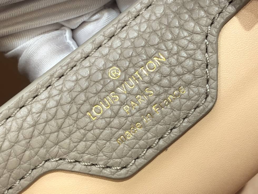 Louis Vuitton Capucines MM Beige M59066 Replica Shoulder Bag - DEEPREPS