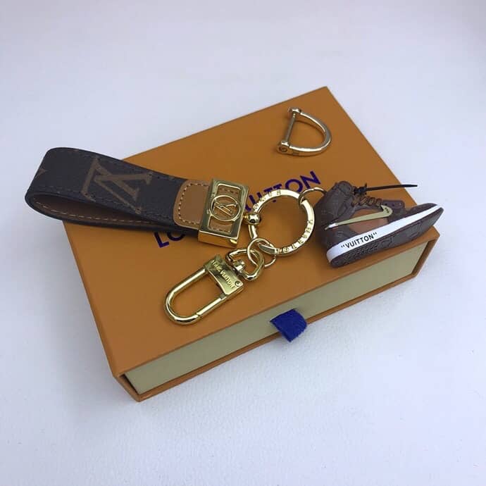 Knockoff Louis Vuitton Logo Key Chain - DEEPREPS