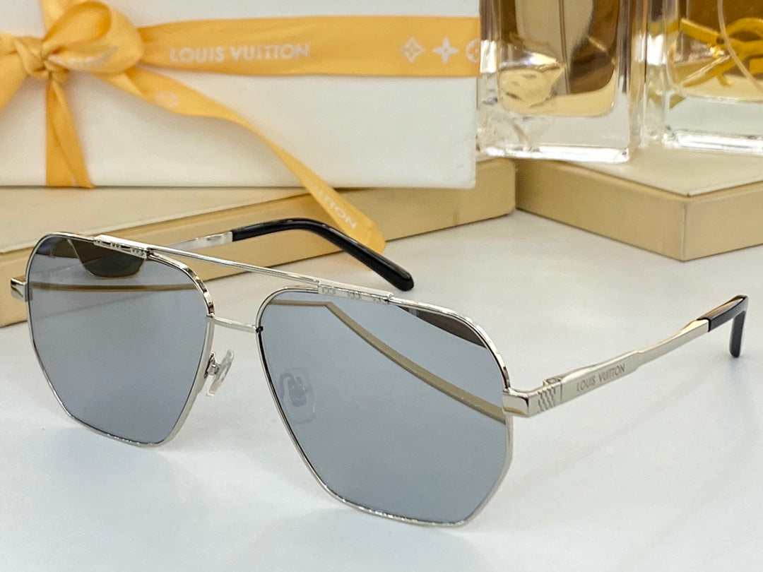Louis Vuitton Sunglasses - DEEPREPS