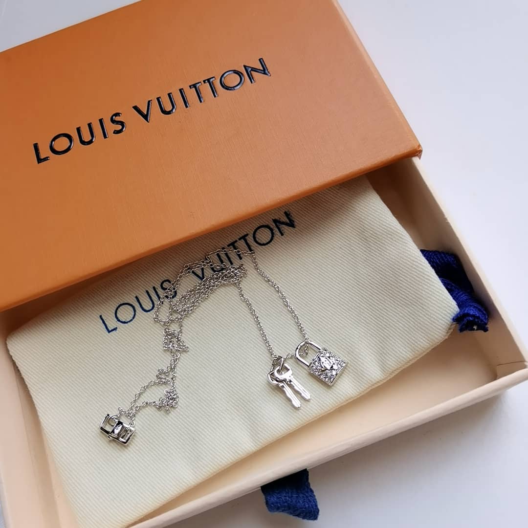 Louis vuitton Necklace For Sale - DEEPREPS