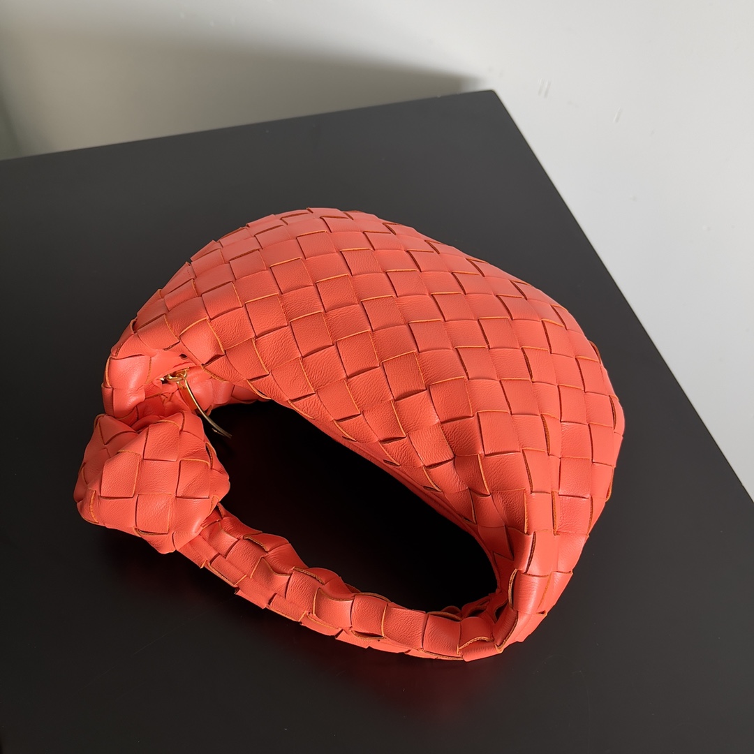 Bottega Veneta Woman - DEEPREPS