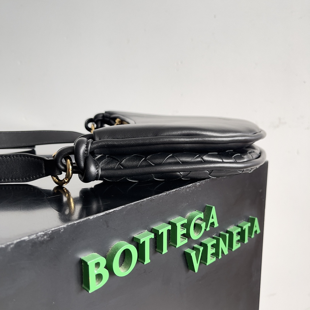 Bottega Veneta Woman - DEEPREPS