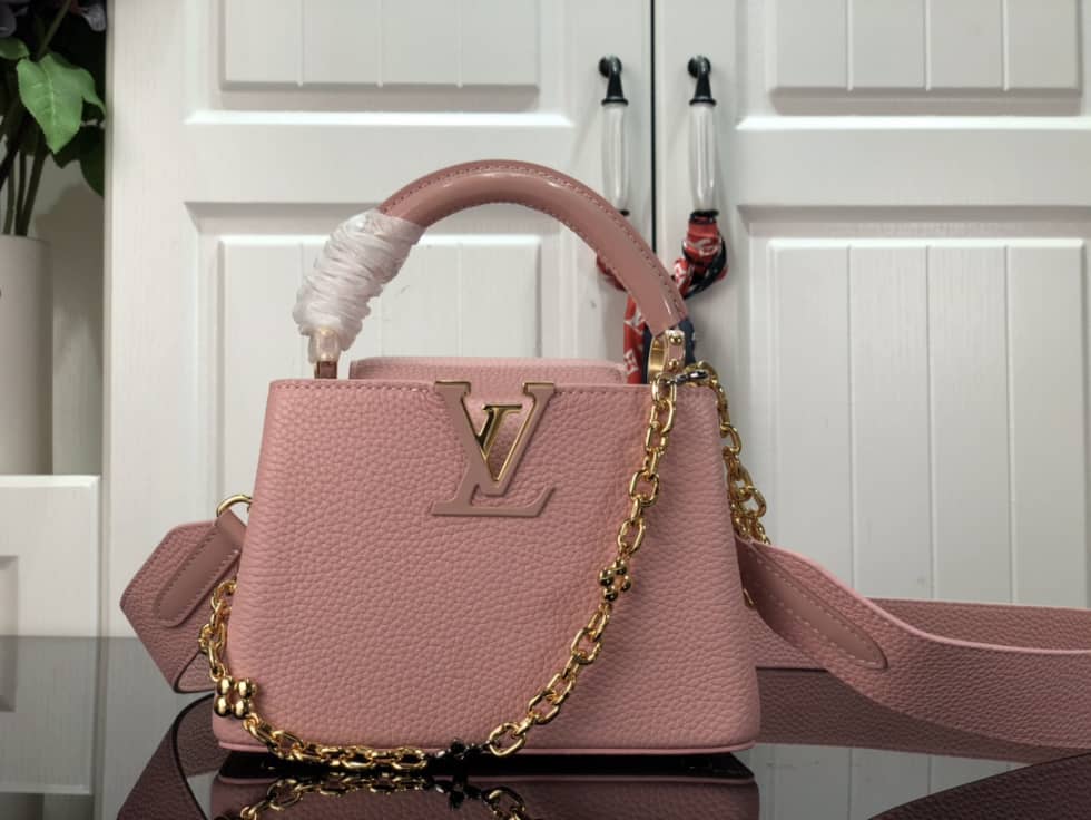 Louis Vuitton Capucines MM M59065 Replica Shoulder Bag - DEEPREPS