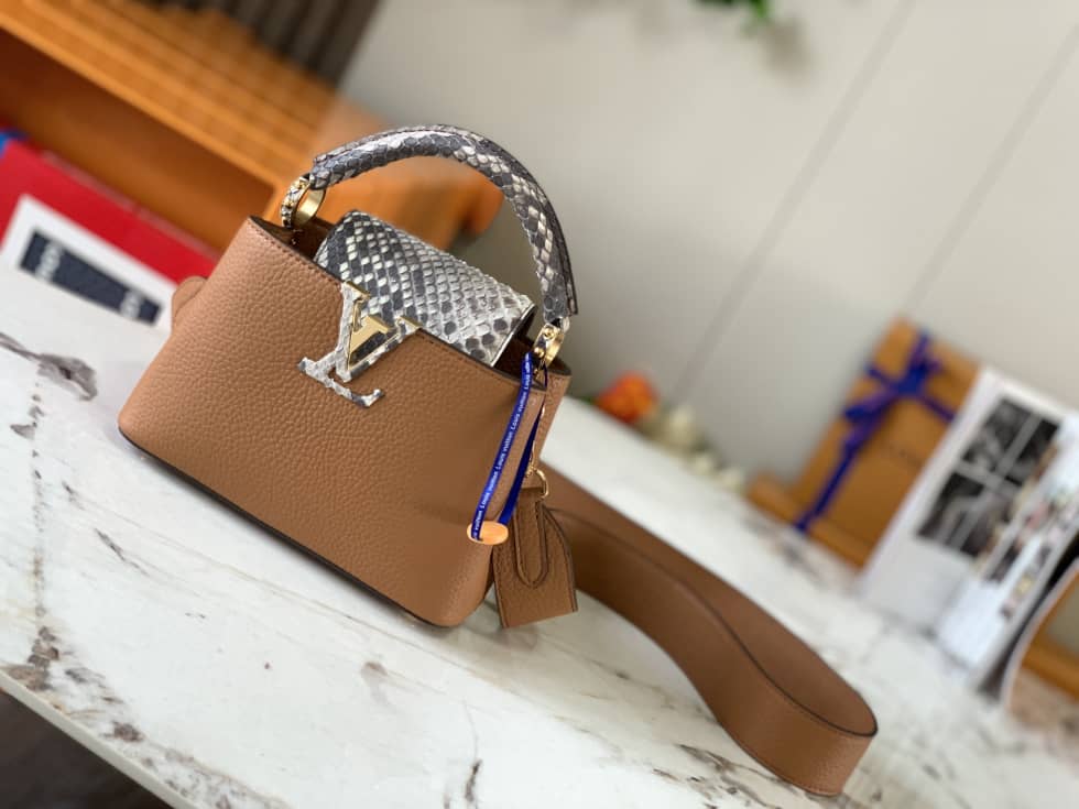 Louis Vuitton Capucines Mini N80931 Replica Shoulder Bag - DEEPREPS