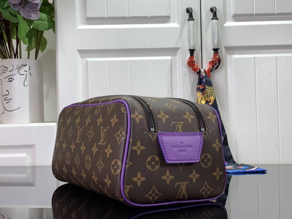 Louis Vuitton Dopp Kit Monogram Canvas Toilet Pouch M46253 Replica - DEEPREPS