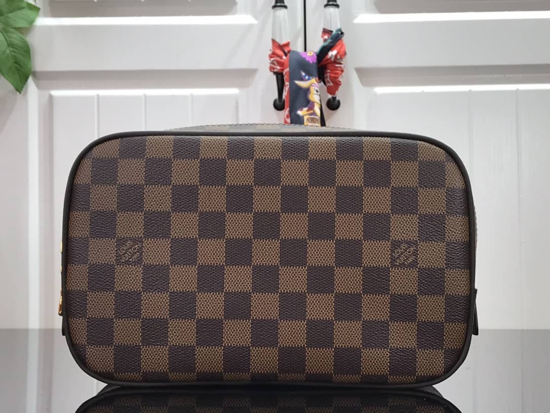 Louis Vuitton Damier Ebene Toiletry Pouch - DEEPREPS