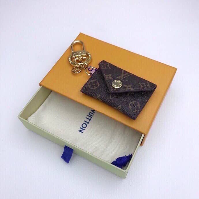 Knockoff Louis Vuitton Logo Key Chain - DEEPREPS
