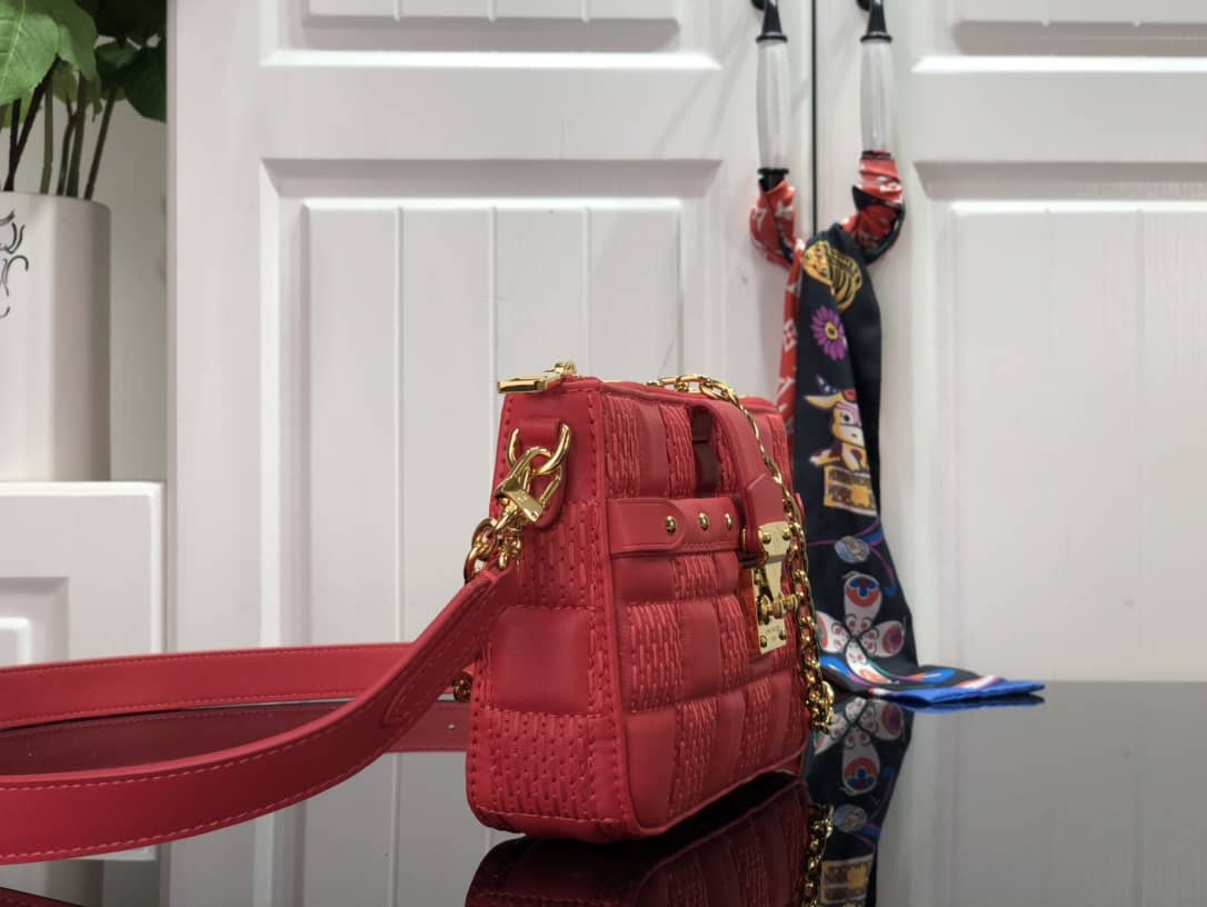Louis Vuitton Pochette Troca Replica Shoulder Bag Red M59046 - DEEPREPS