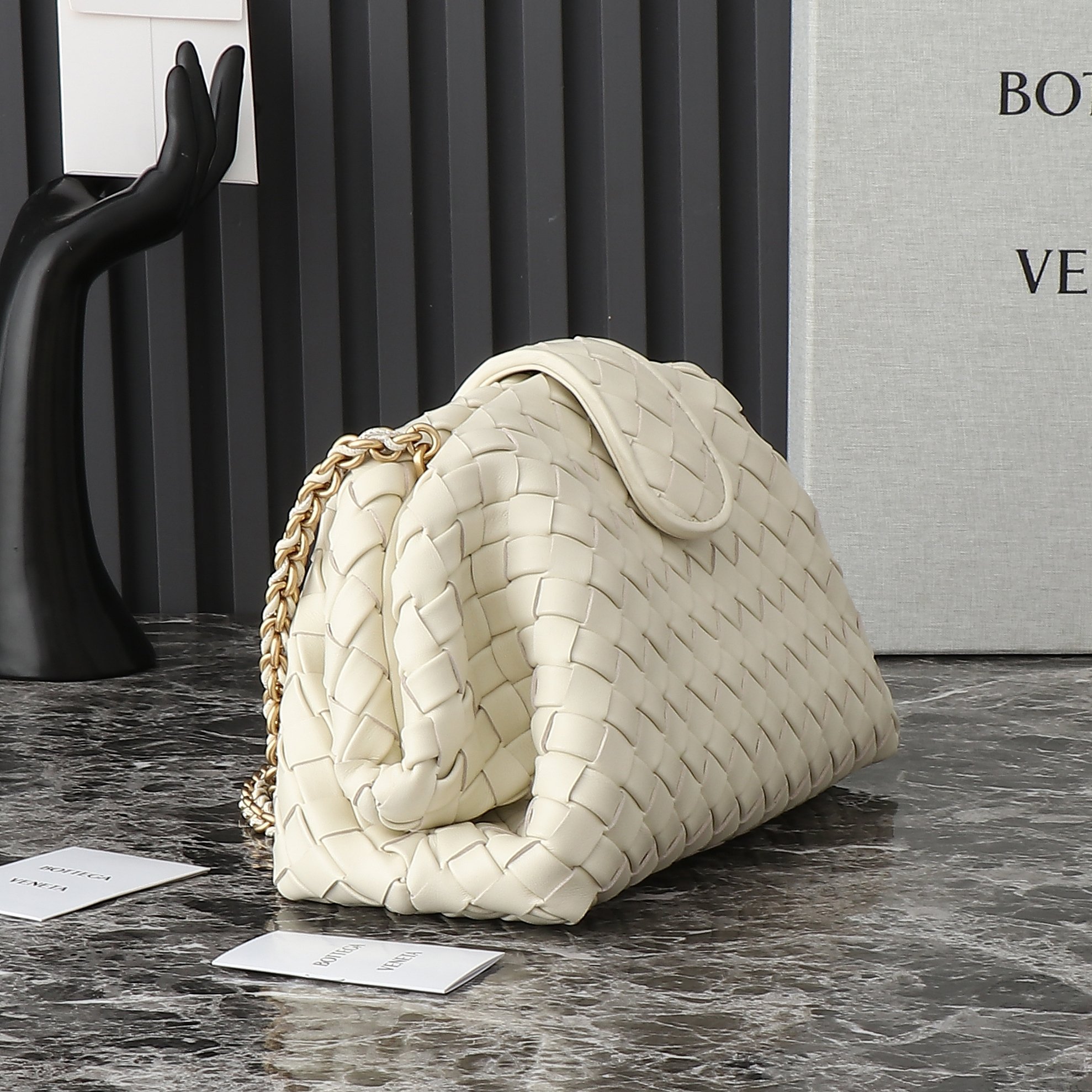 Bottega Veneta Woman - DEEPREPS
