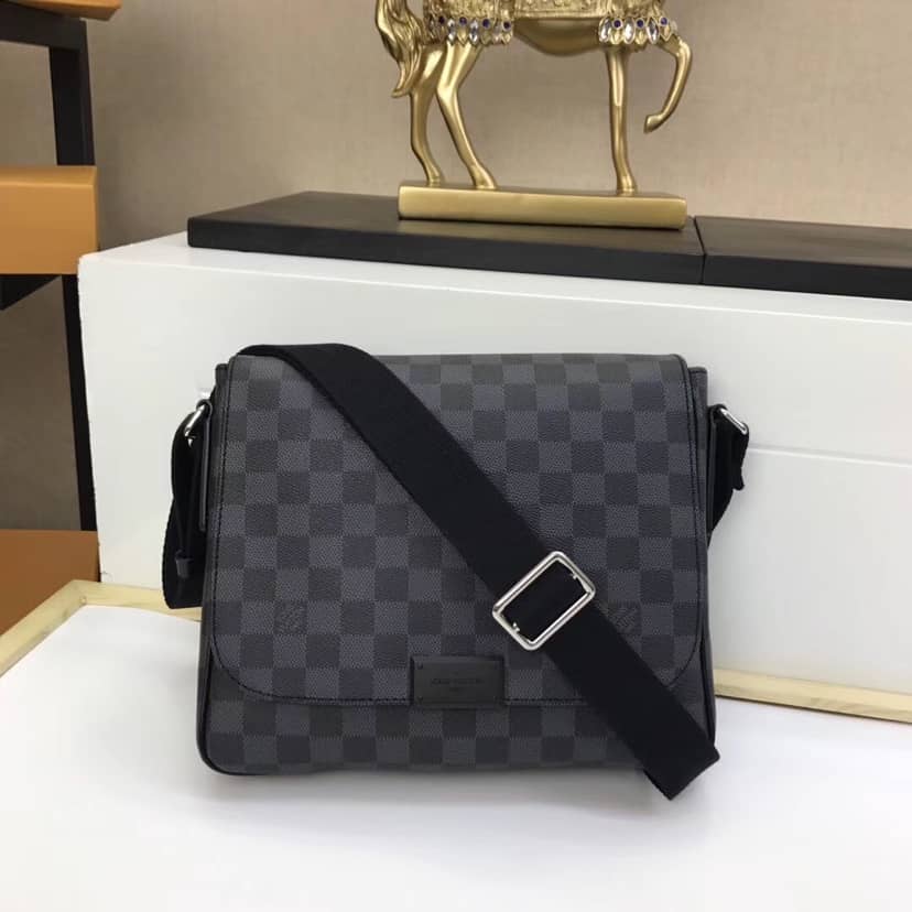 Louis Vuitton District PM Damier Graphite Replica Shoulder Bag N41260 - DEEPREPS