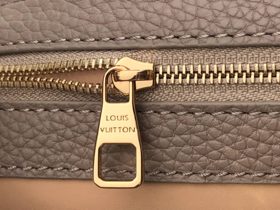 Louis Vuitton Capucines MM Beige M59066 Replica Shoulder Bag - DEEPREPS