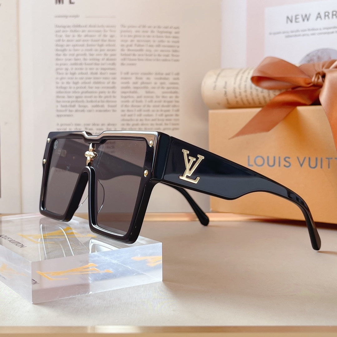 Louis Vuitton Sunglasses - DEEPREPS