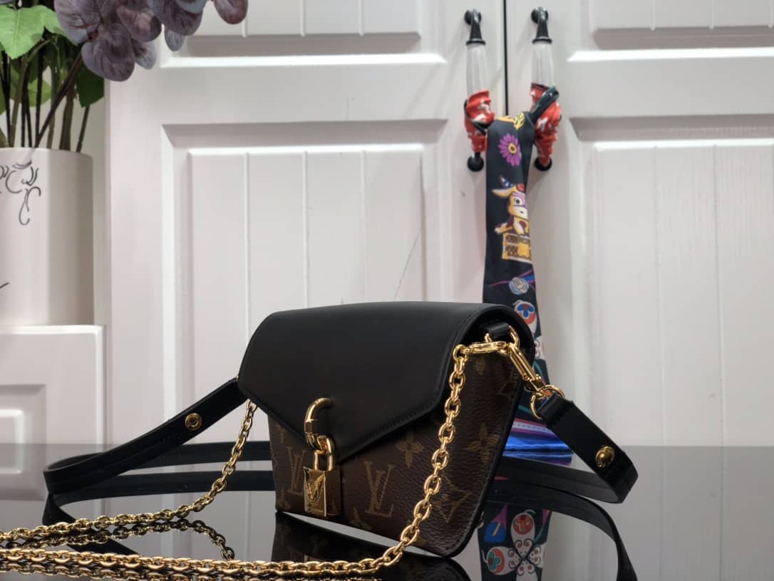 Louis Vuitton Padlock On Strap Monogram Replica Shoulder Bag Black M80559 - DEEPREPS