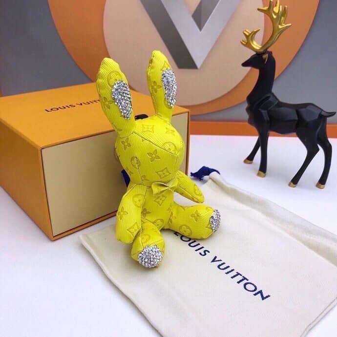 Fake Louis Vuitton Logo Key Chain - DEEPREPS