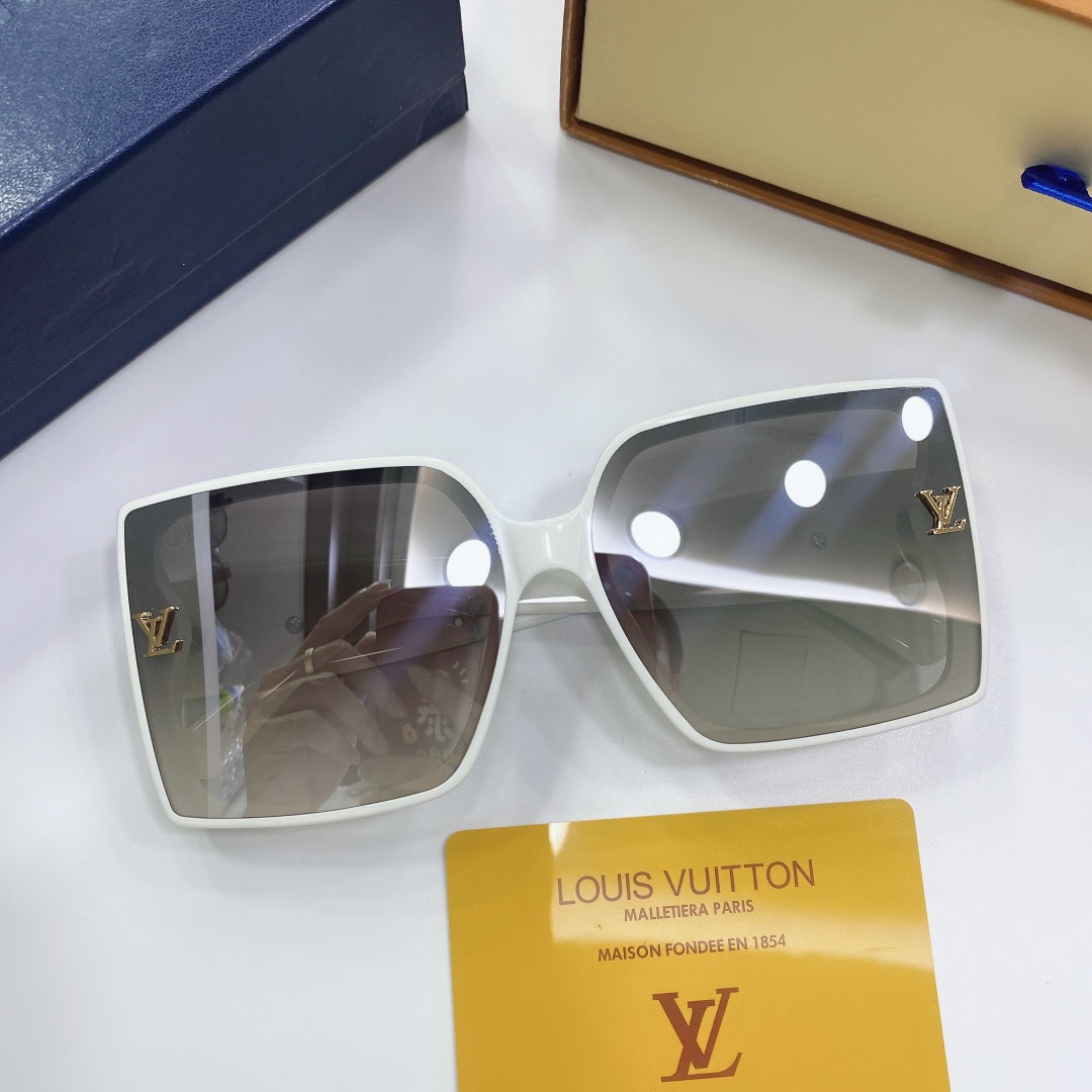 Louis Vuitton Sunglasses - DEEPREPS